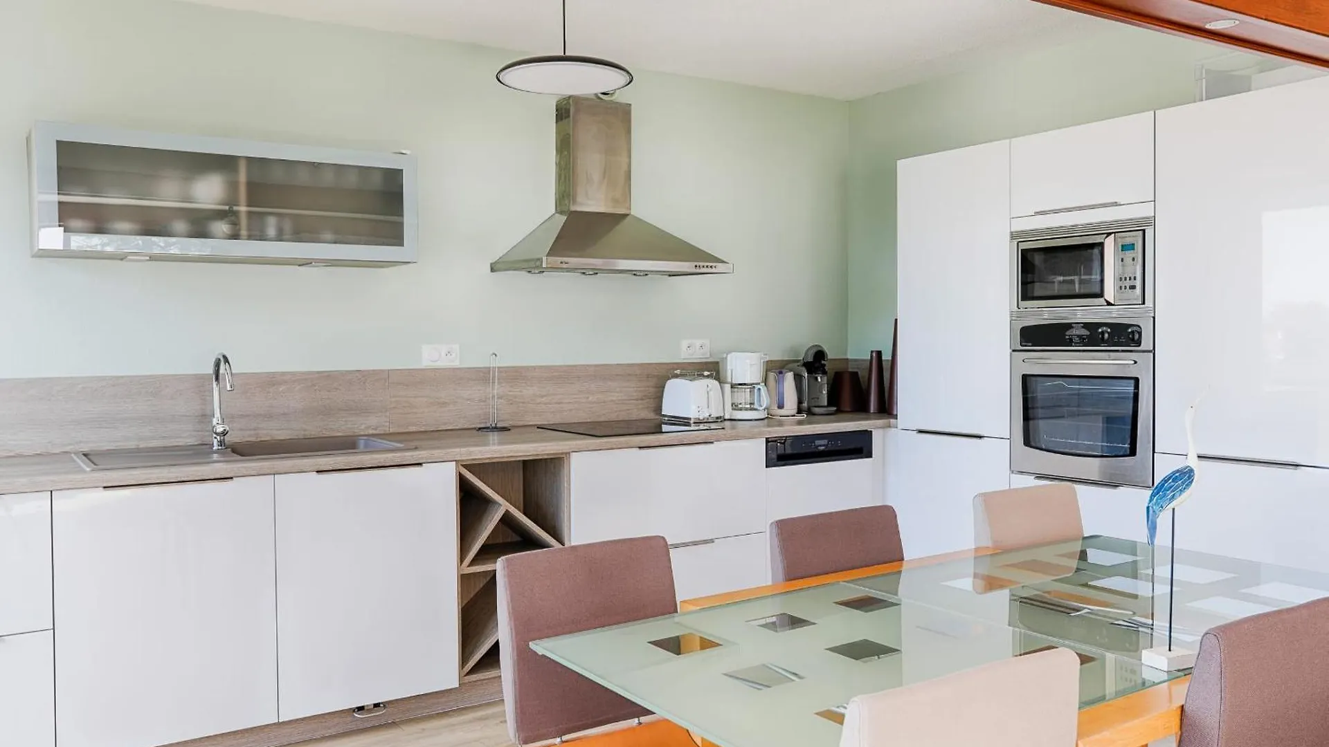 Spacious T4 With Wifi On The Seafront 생 필리베르 프랑스