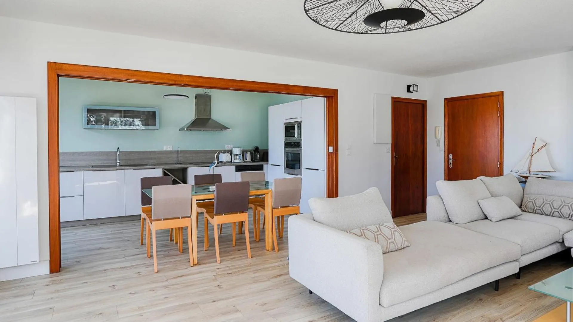 Spacious T4 With Wifi On The Seafront 생 필리베르 아파트